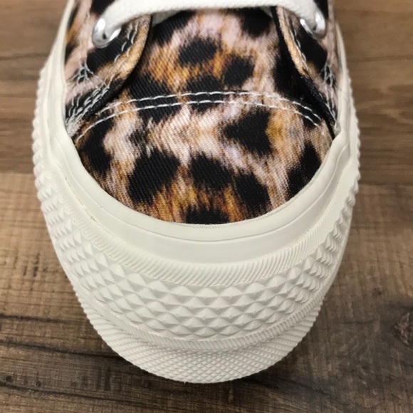 CONVERSE PLATFORM BRAND NEW - Picture 14 of 14